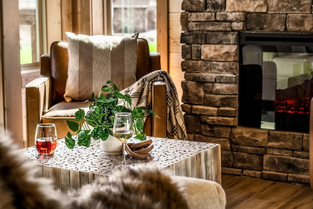 The Luxe 4 Bedroom Cabin