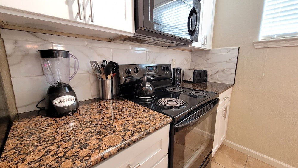 BP914CP 3 Bedroom Condo in Bella Piazza 3 Condo