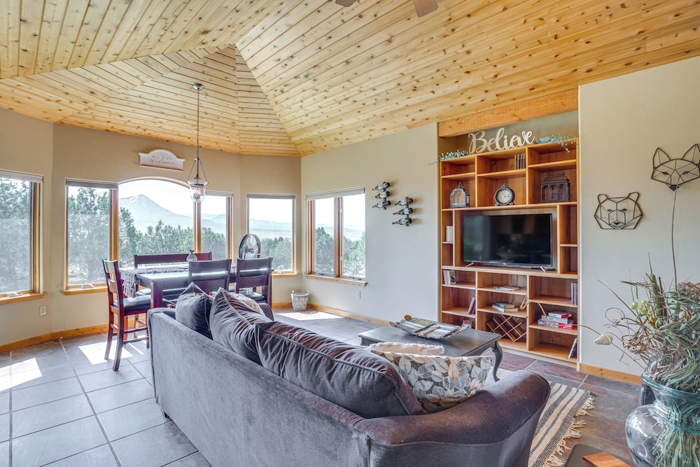 Hunt, Fish & Explore: Mtn-view Home in Hotchkiss