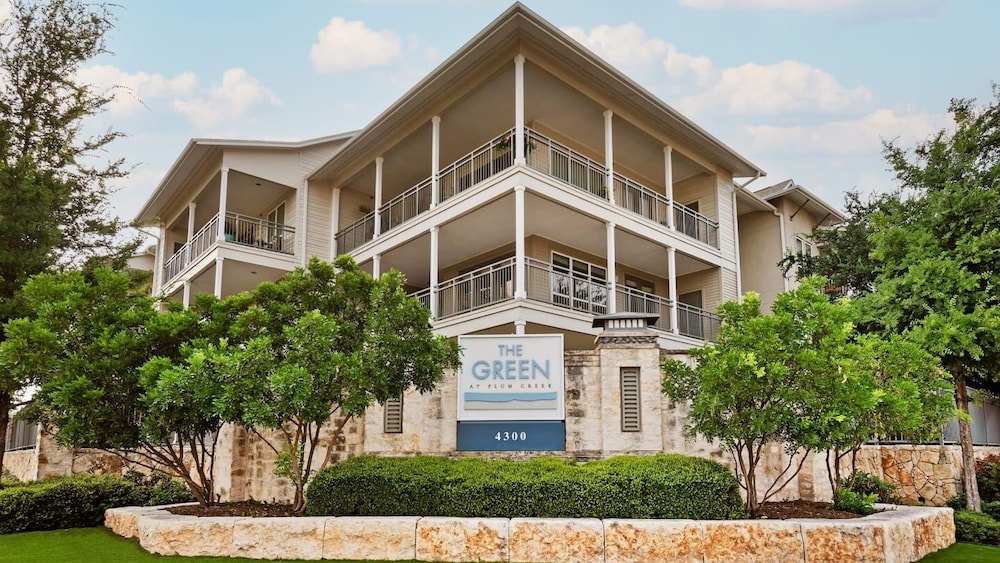 The Green At Plum Creek Apartments By Barsala