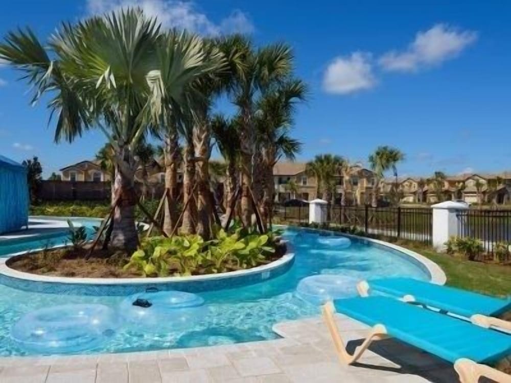 Magical Getaway Near Disney Private Pool + Resort Access, Bbq Grill! 4 Bedroom Townhouse
