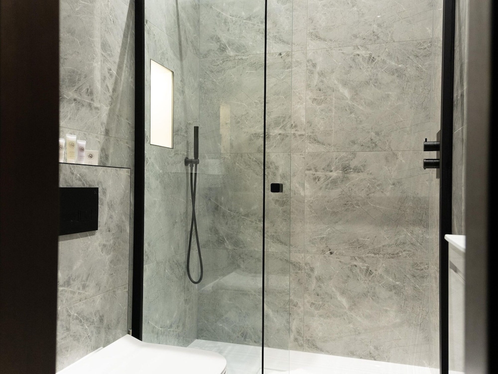 Discover Angel Central Two Bedroom by Belvilla