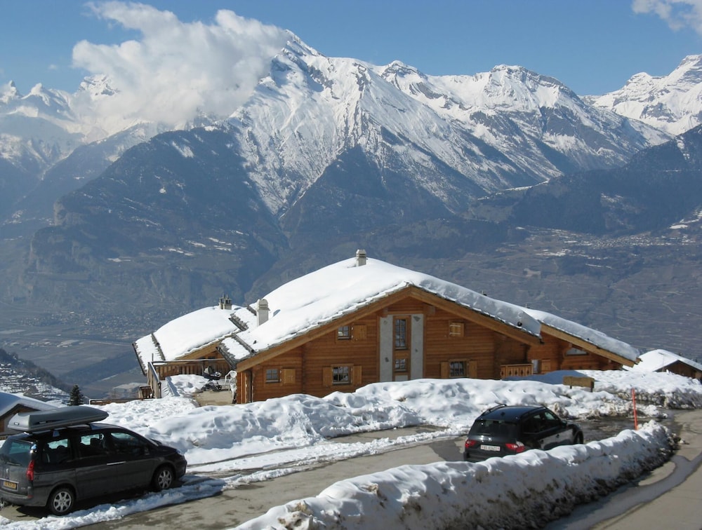 Christoph Standing & Calm Chalet 10 Pers