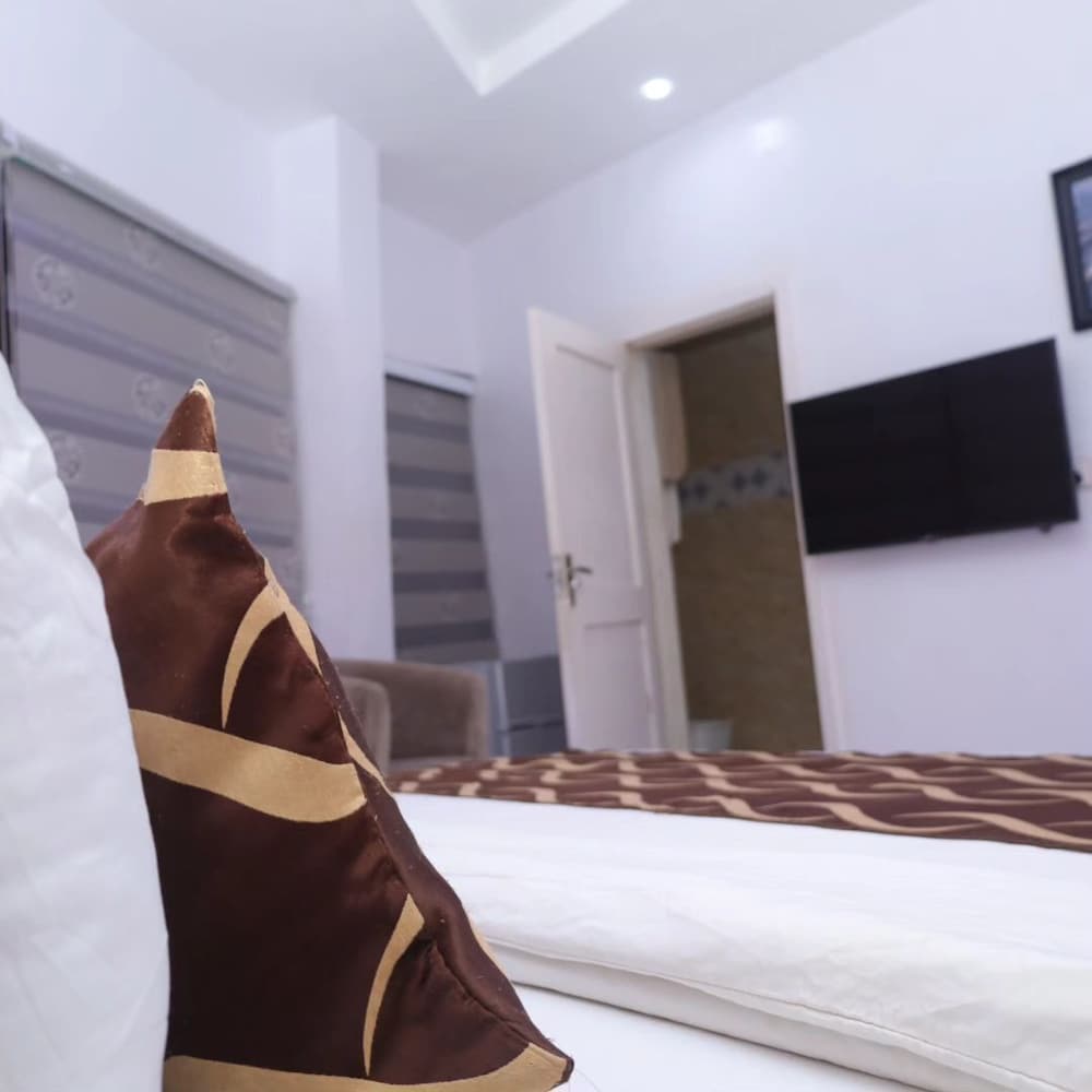 The Paradise Beach Resort and Apartment view 4