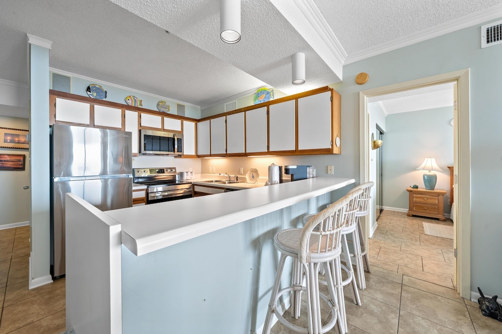 Romar Place 705