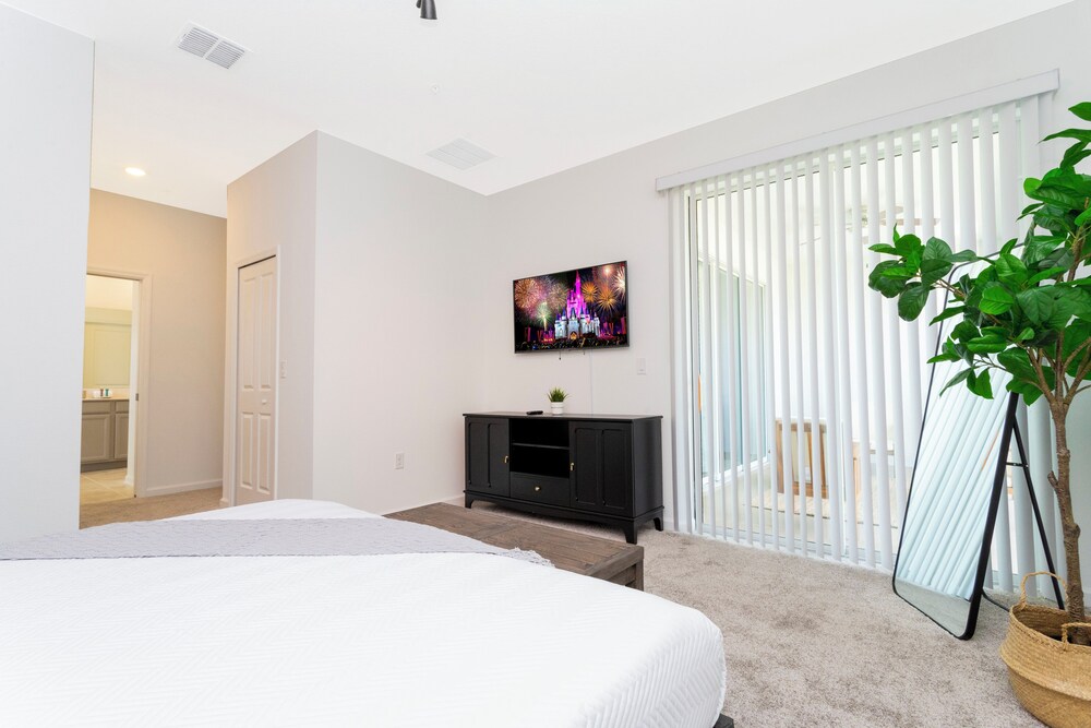Gorgeous 3Bd Close to Disney Champions Gate 993 view 5