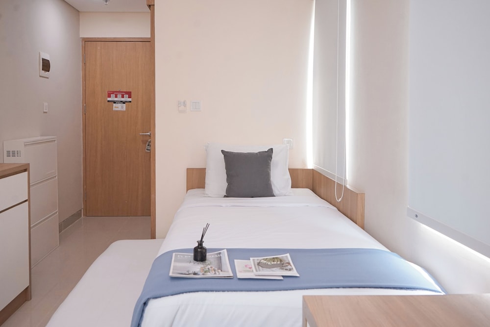 Best Furnished Studio (No Kitchen) Apartment At B Residence