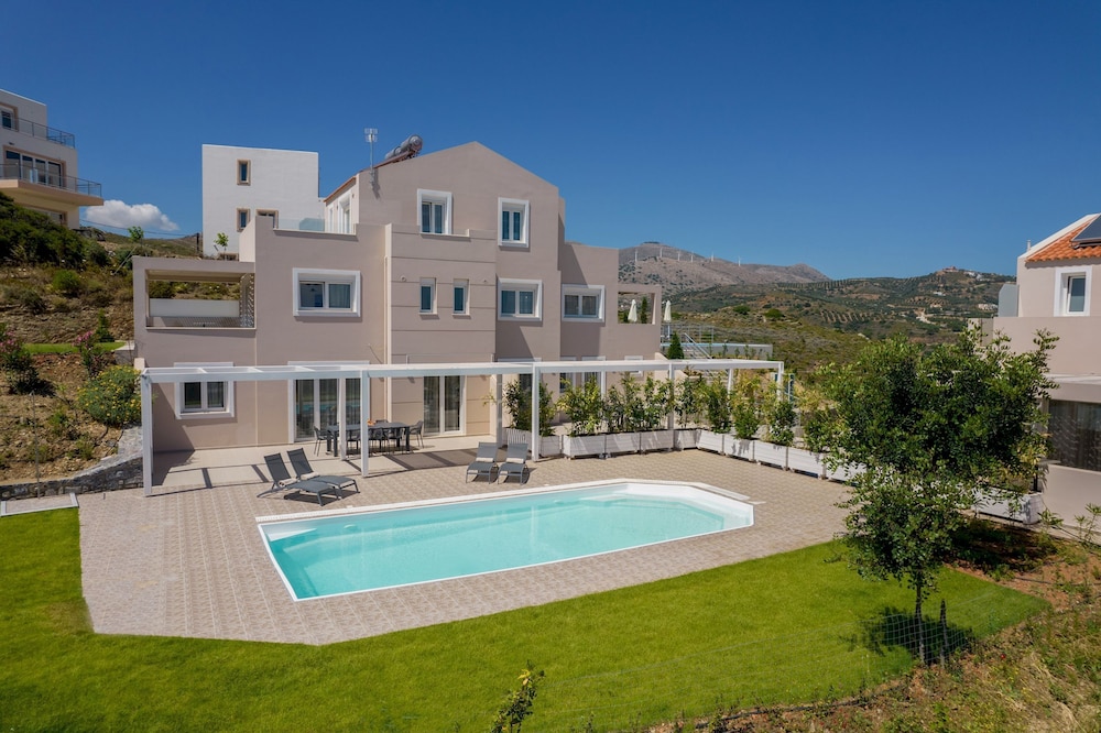 Blue Hills Villas by Estia Orange 1