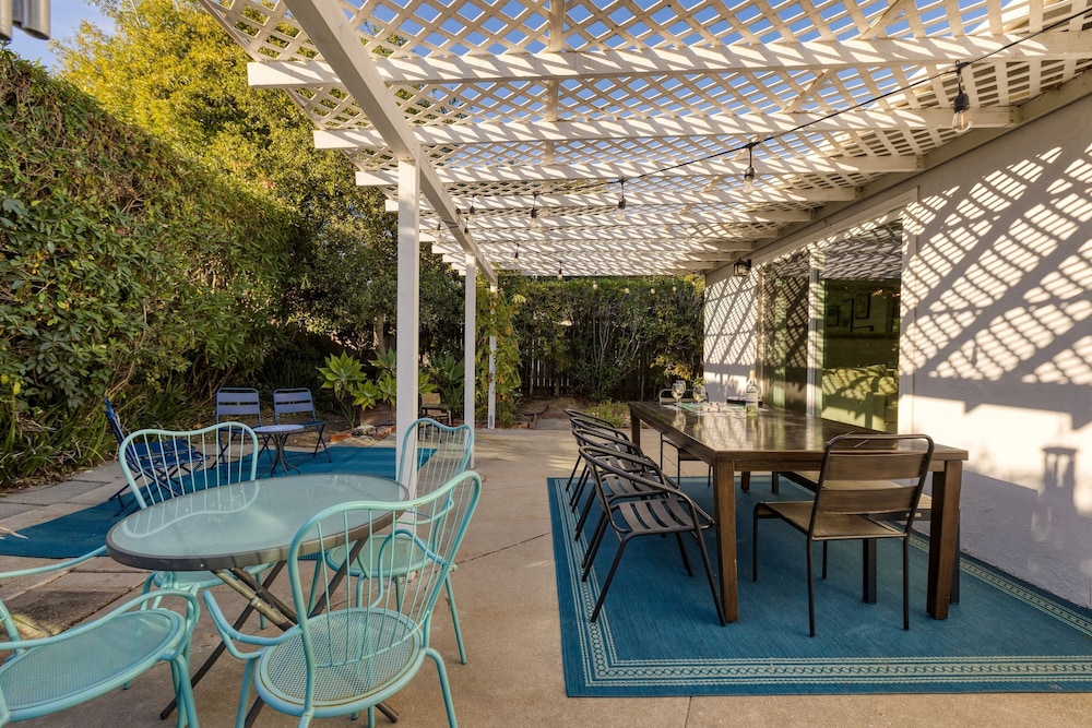 Goleta Getaway by Avantstay Private Backyard 1 5mi to the Beach