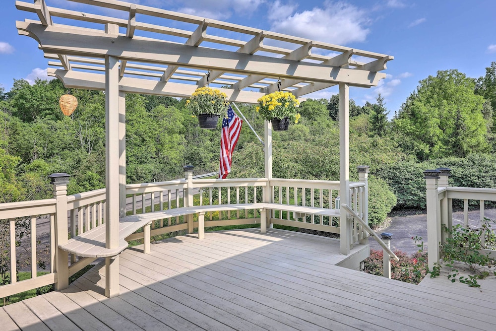 Family-friendly Brookville Home w/ Hot Tub! view 2