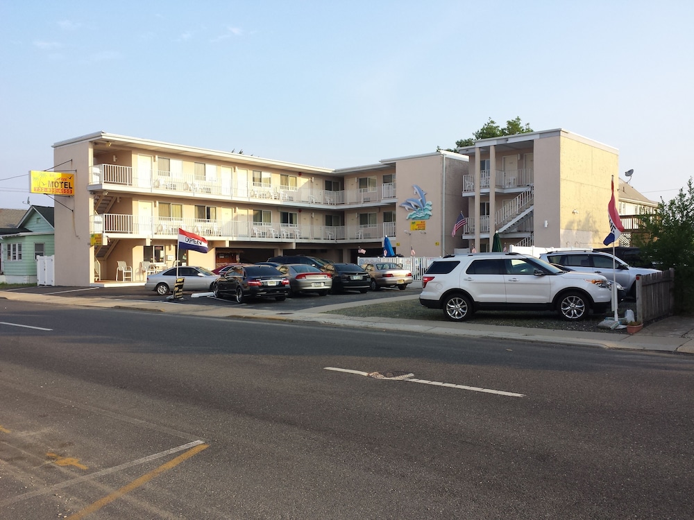 Bay Breeze Motel