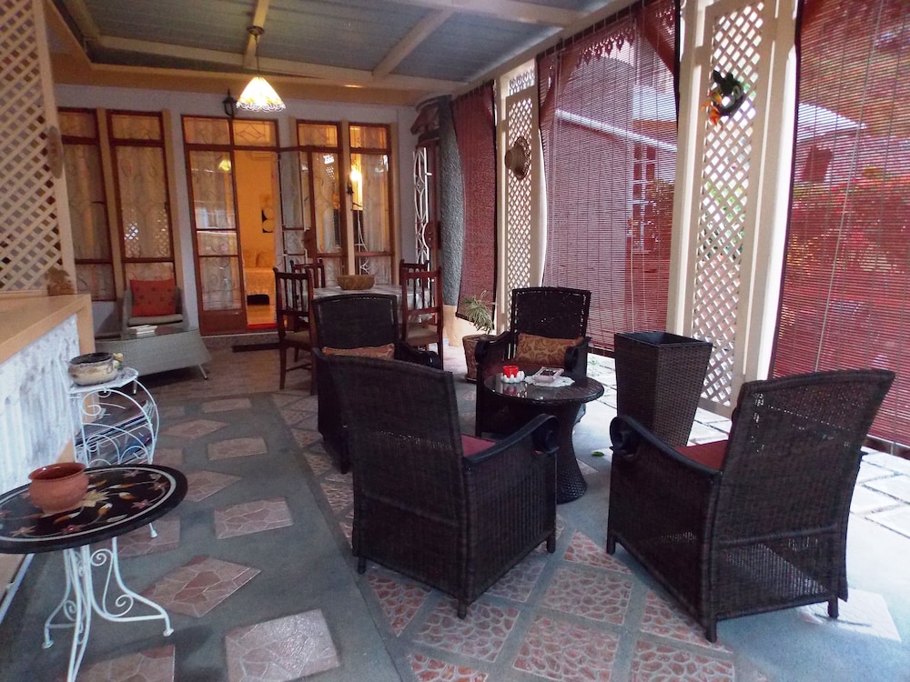 Le Manoir Guest House photo 2