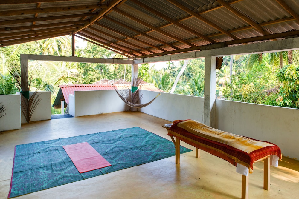 Jungleside House