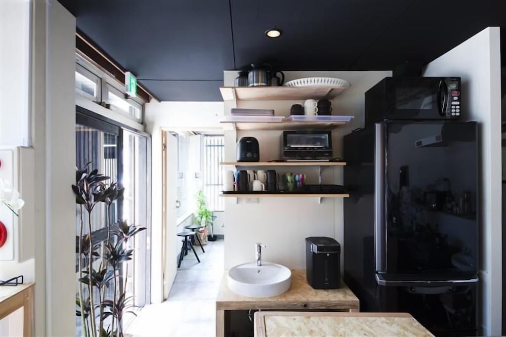 Hakata Gofukumachi Hostel Takataniya
