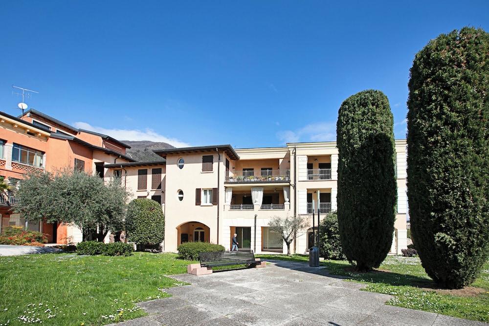 Morgante Salo-lake View & Parking
