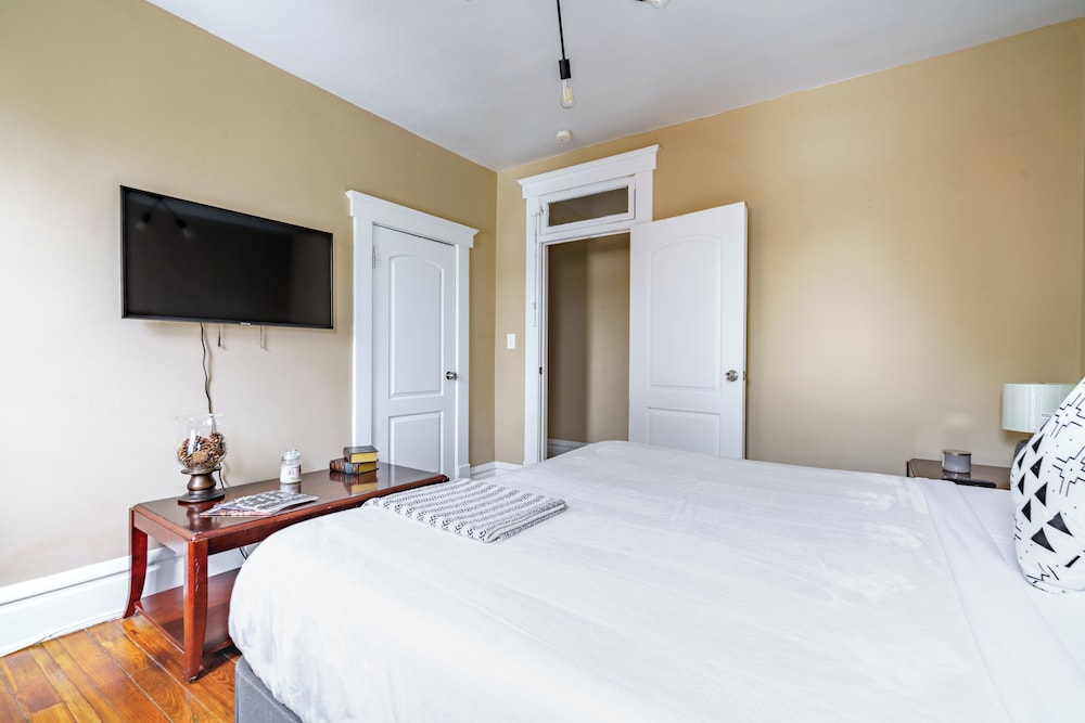 The Parkside by Jungle House – Short North Boutique Suites