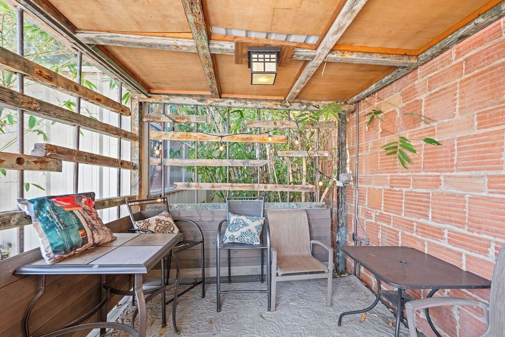 Bamboo Loft 6BR