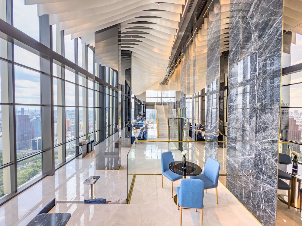 New Residence in Central Bangkok Siam Paragon · Central World