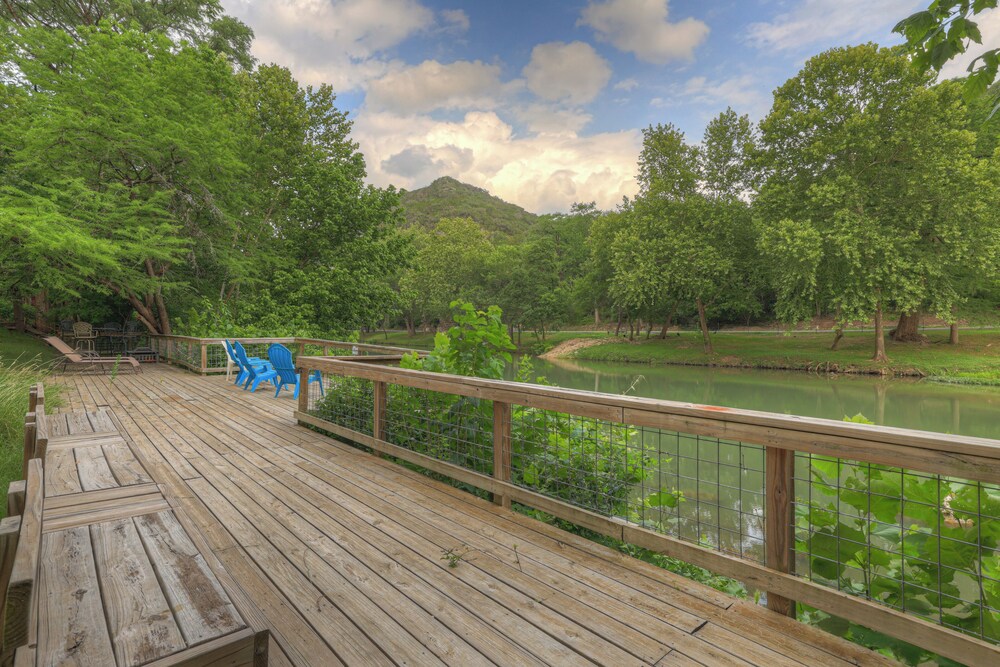 Riverfront Family Getaway on the Guadalupe