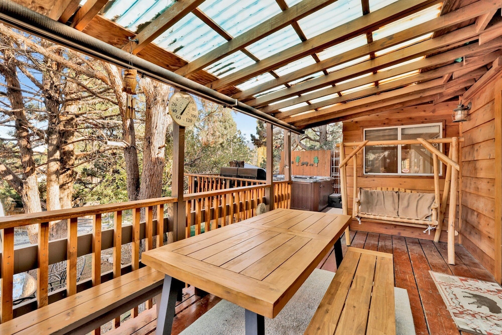 Entertainment Cabin #610