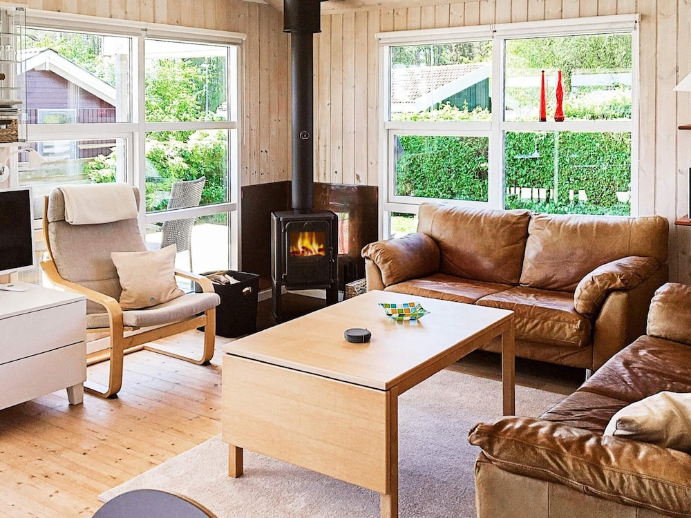 6 Person Holiday Home in Ronde-by Traum view 3