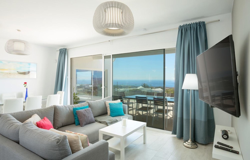 The View in T as With 4 Bedrooms and 4 Bathrooms