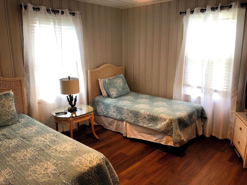 The Playhouse by Topsail Realty
