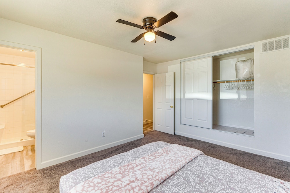 Hemet Retreat w/ Peak Views + 2 Saunas