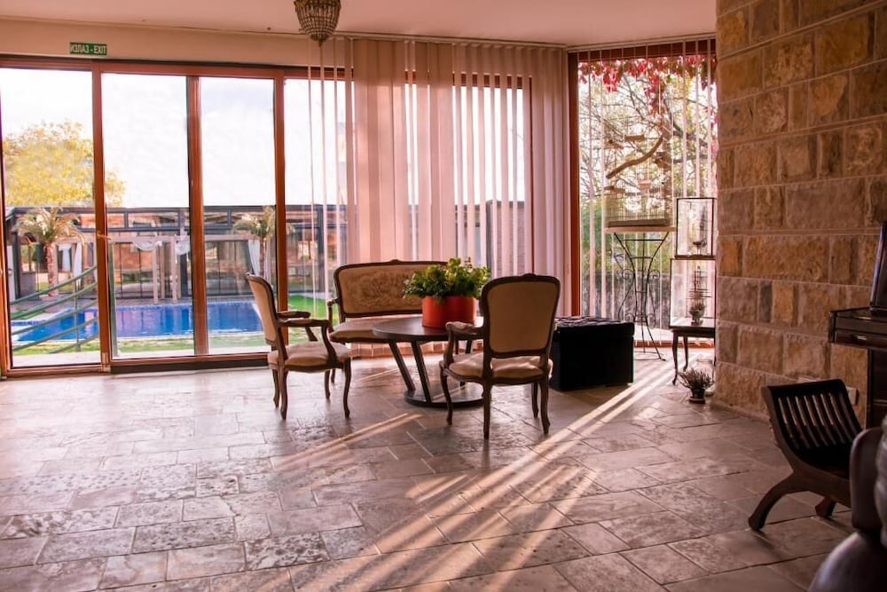 Belgrade Hills Villa and Suites