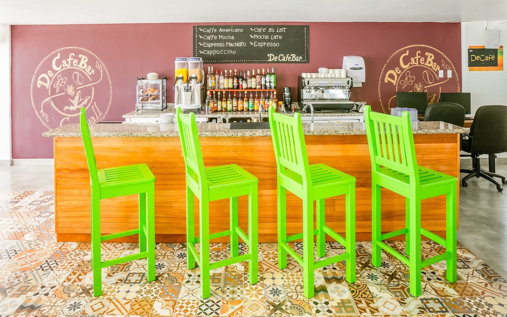 Jamaica Vacations - Grand Decameron Cornwall Beach, A Trademark All-Inclusive Resort - Property Image 18