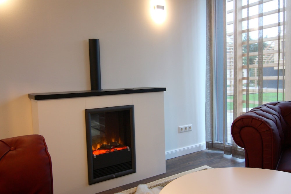 Chalet Near Schwerin With Golf & Castle Views
