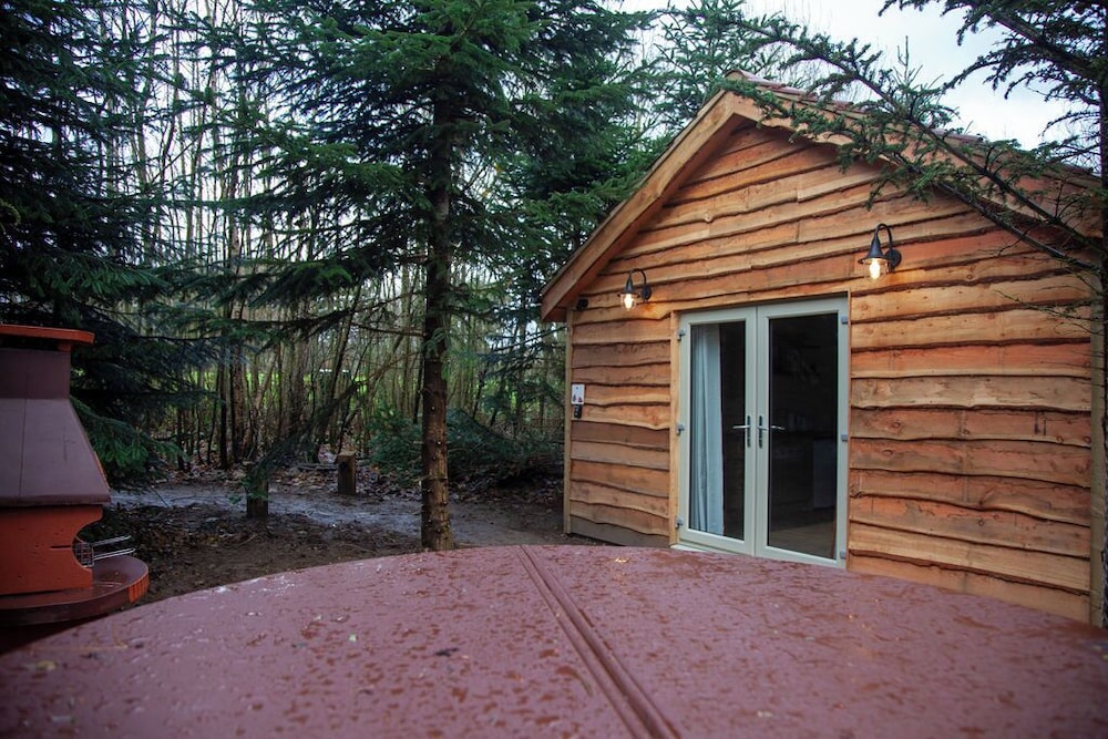 Hayne Barn Estate - Private Estate : 6 Eco Lodges - 1 Studio