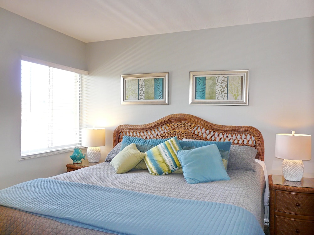 Idyllic Inland Condo With Pool and Beach Access view 4