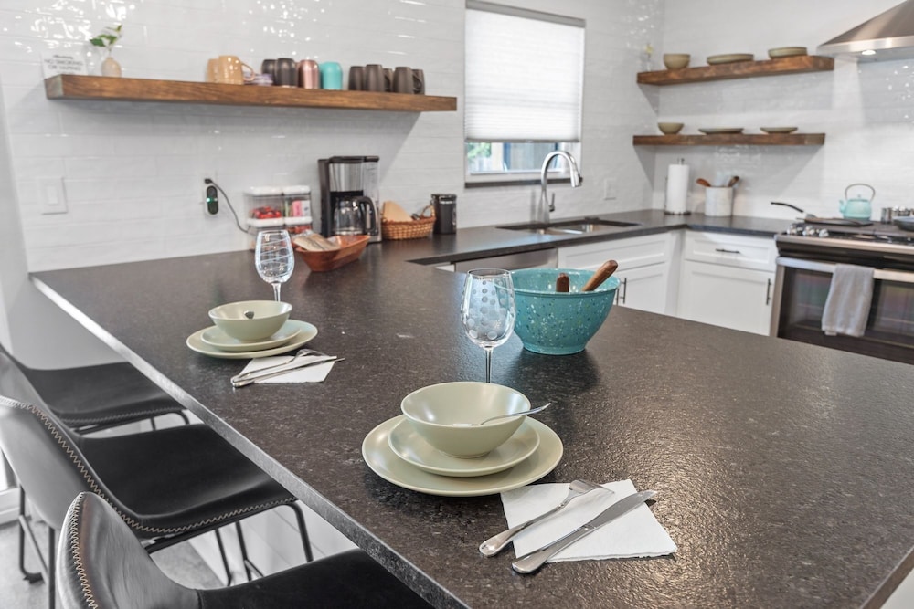 Zander Haus 3 Bedroom Home by RedAwning