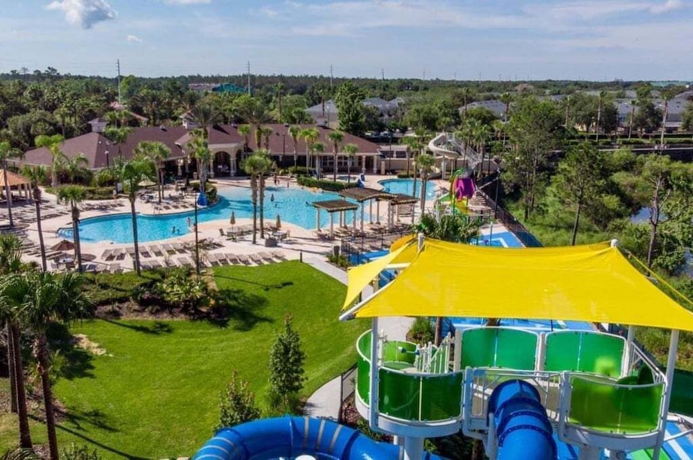 Windsor Hills Getaway: 3br, Pool, Near Disney 3 Bedroom Townhouse