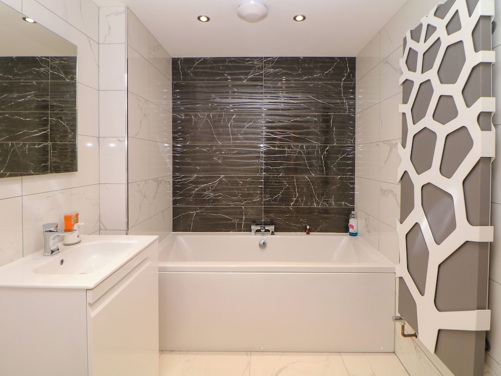 4 Rockcliffe Grange