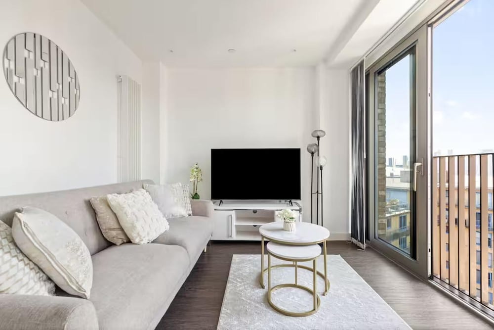 London Gateway Apartment
