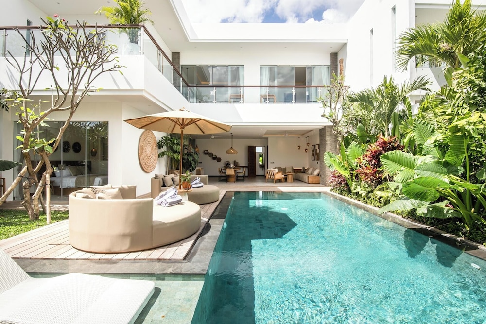 Brand New 4br Villa 400 to Finns Canggu