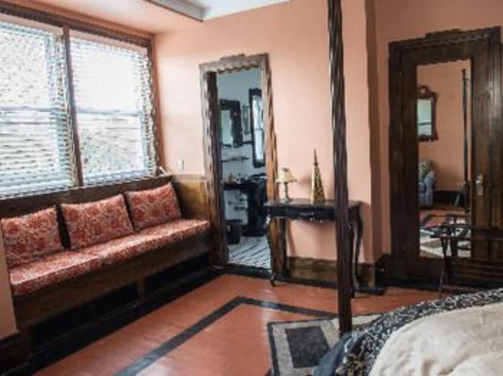 Marble Mansion Inn