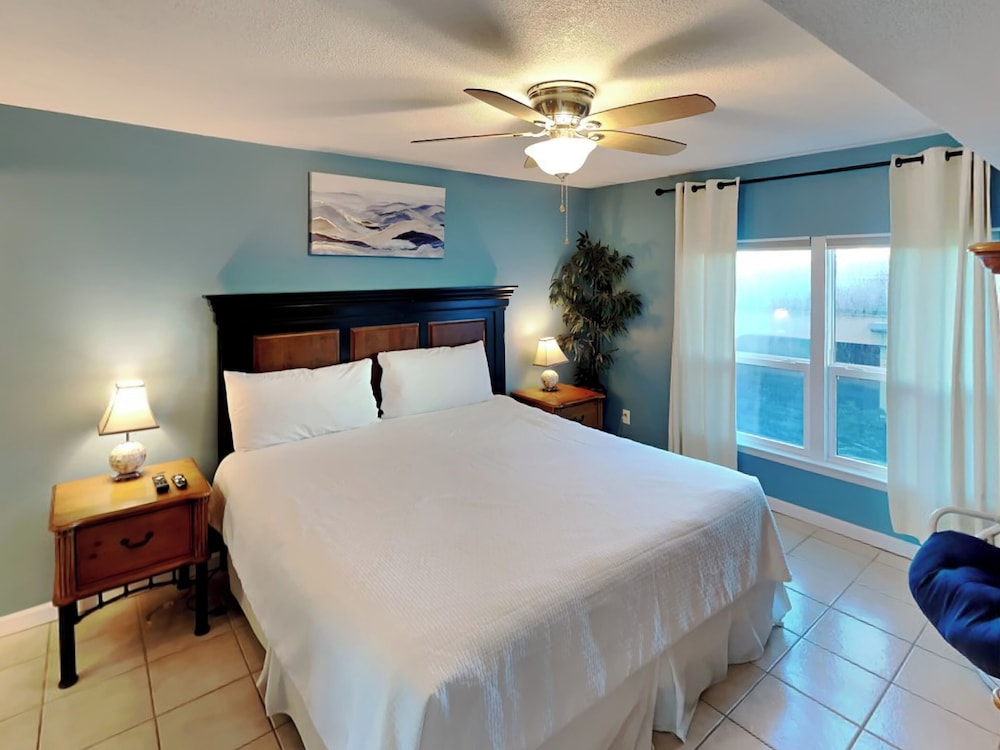 Sea Oats #309 by Southern Vacation Rentals