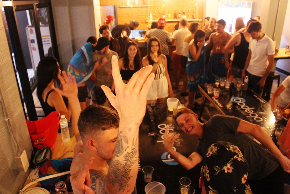 Bodega Chiang Mai Pool Party - Hostel — photo 5