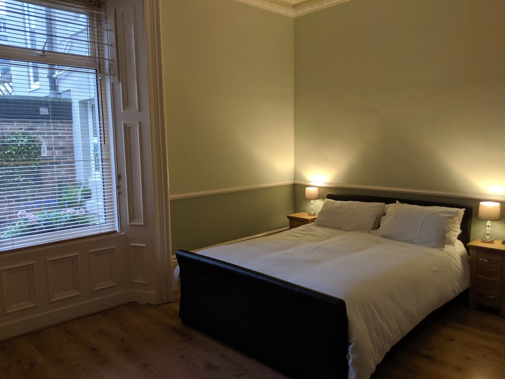 Tynemouth Beach Apartment view 3