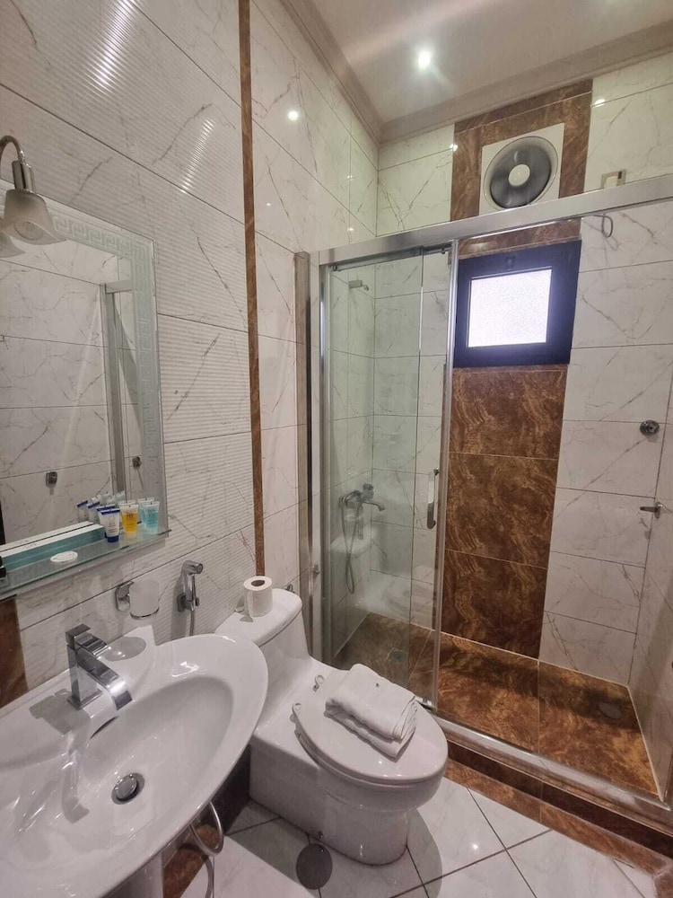 Hometel Khozama Jed