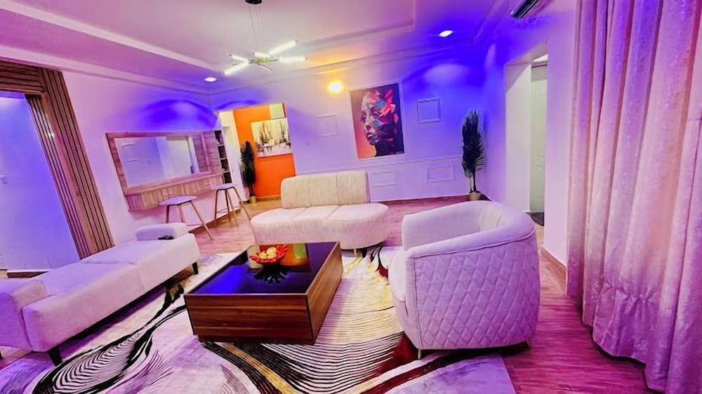 DE CALMA APARTMENTS