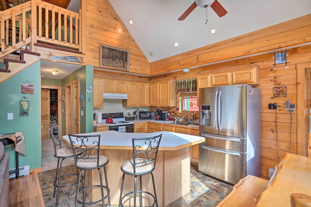 Grand Windham Retreat w/ Fire Pit & Game Room view 4