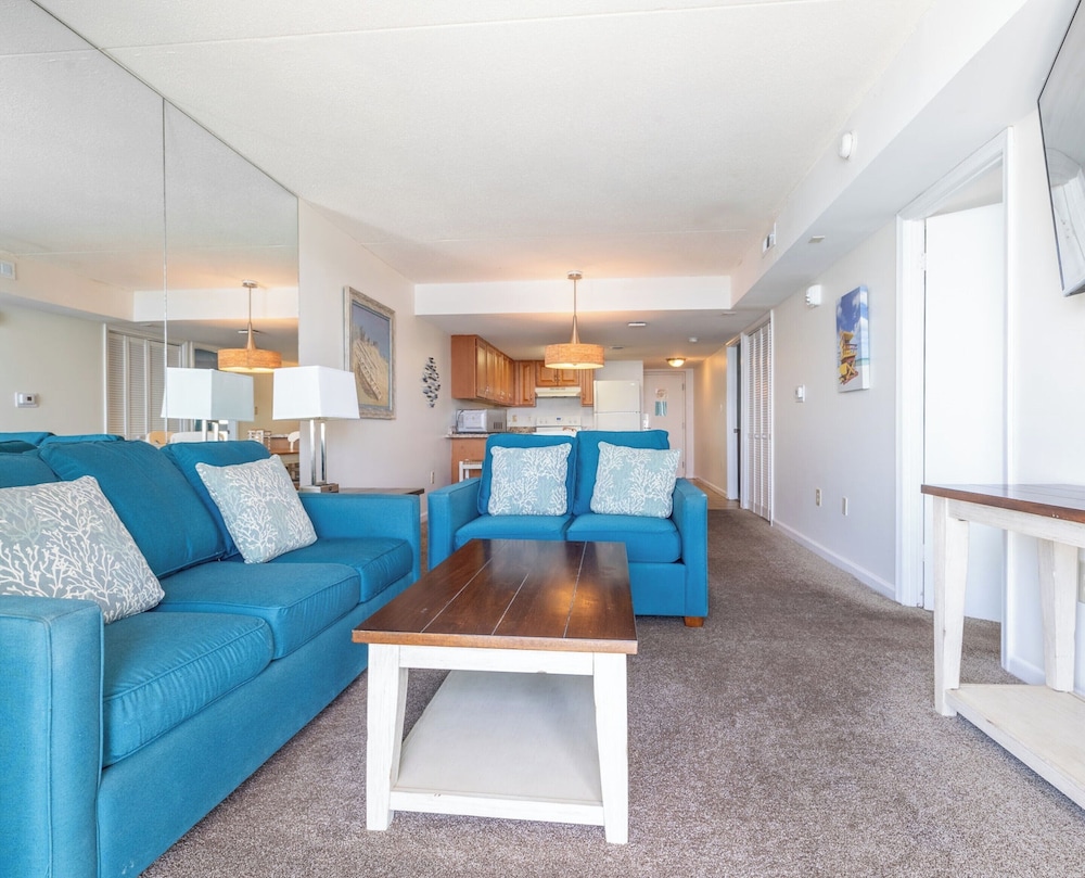 Bay Club Resort by Coolvacay