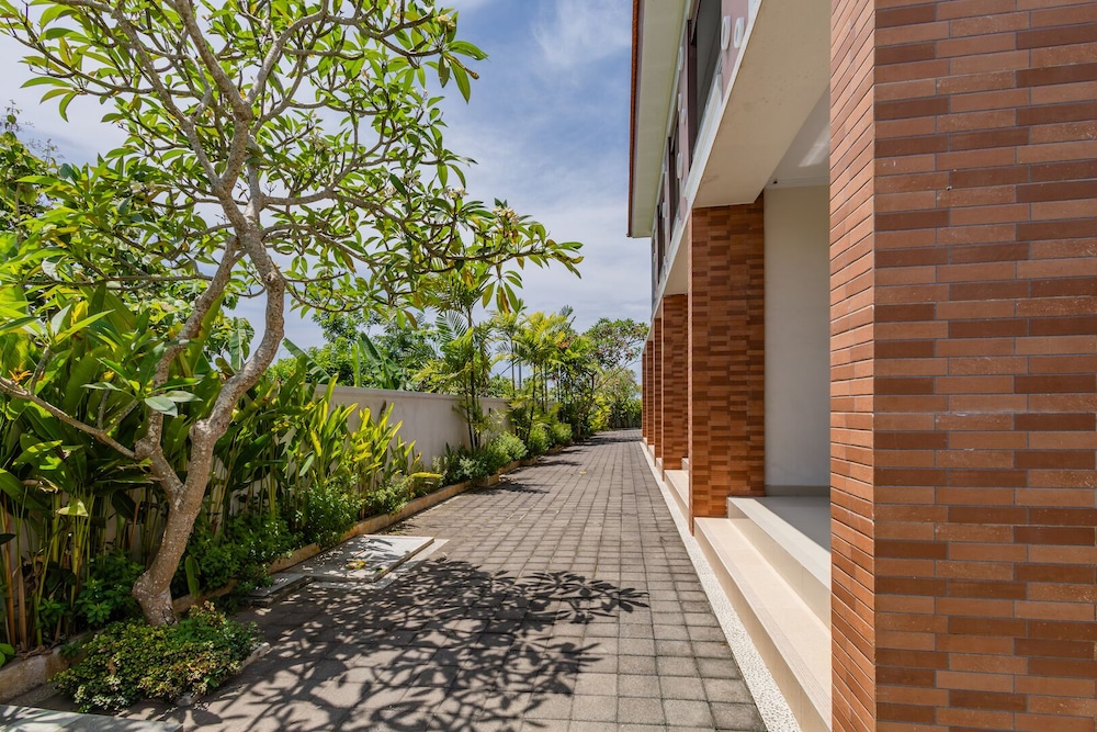 Kubu Deandari Guest House
