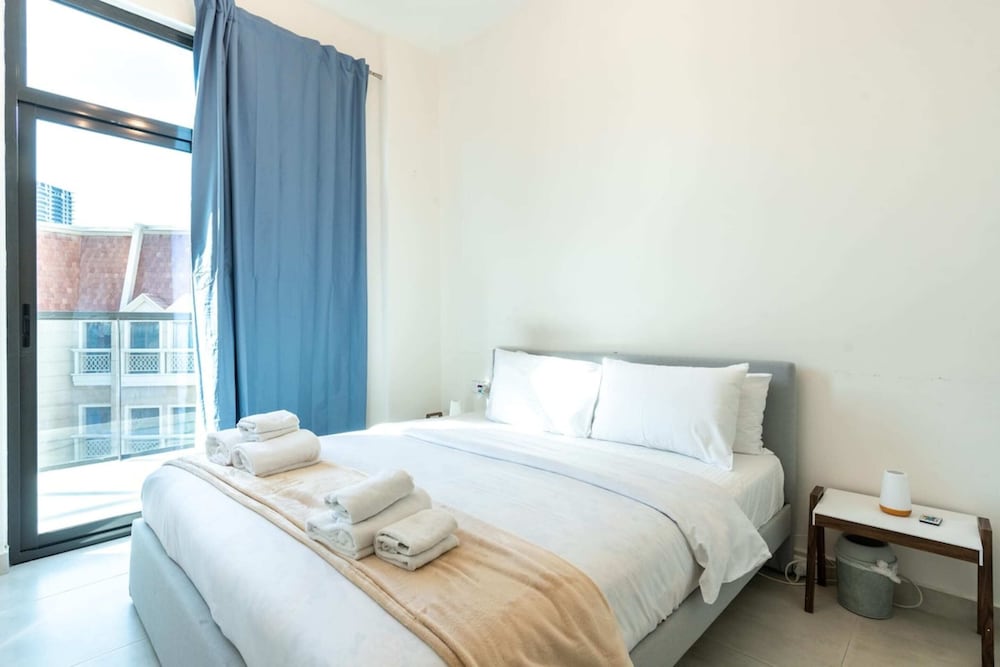 Bright & Spacious 1BD Flat With Balconydubai JVC