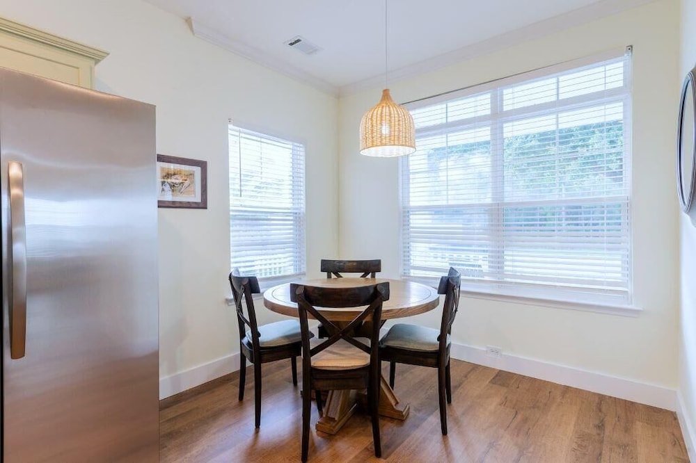 Calypso Cottage in Old Town Bluffton. in the Heart of Historic Old Town