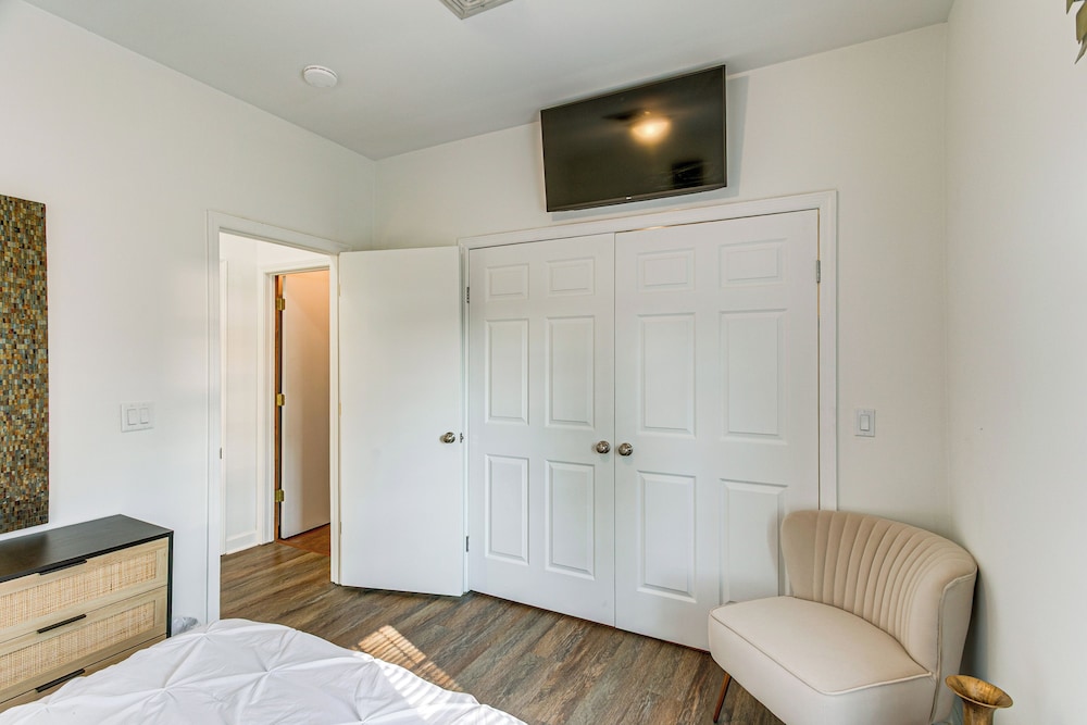 Close to Hospital & Dtwn! Quiet Waycross Home